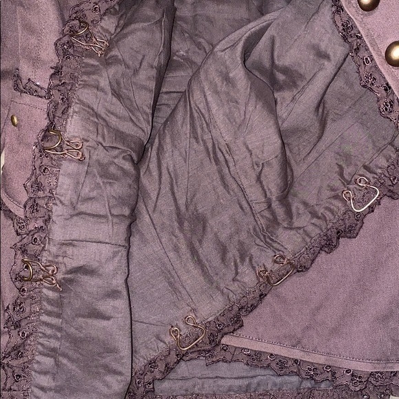 Bronze studs and brown eyelets jacket in size L - Picture 5 of 7